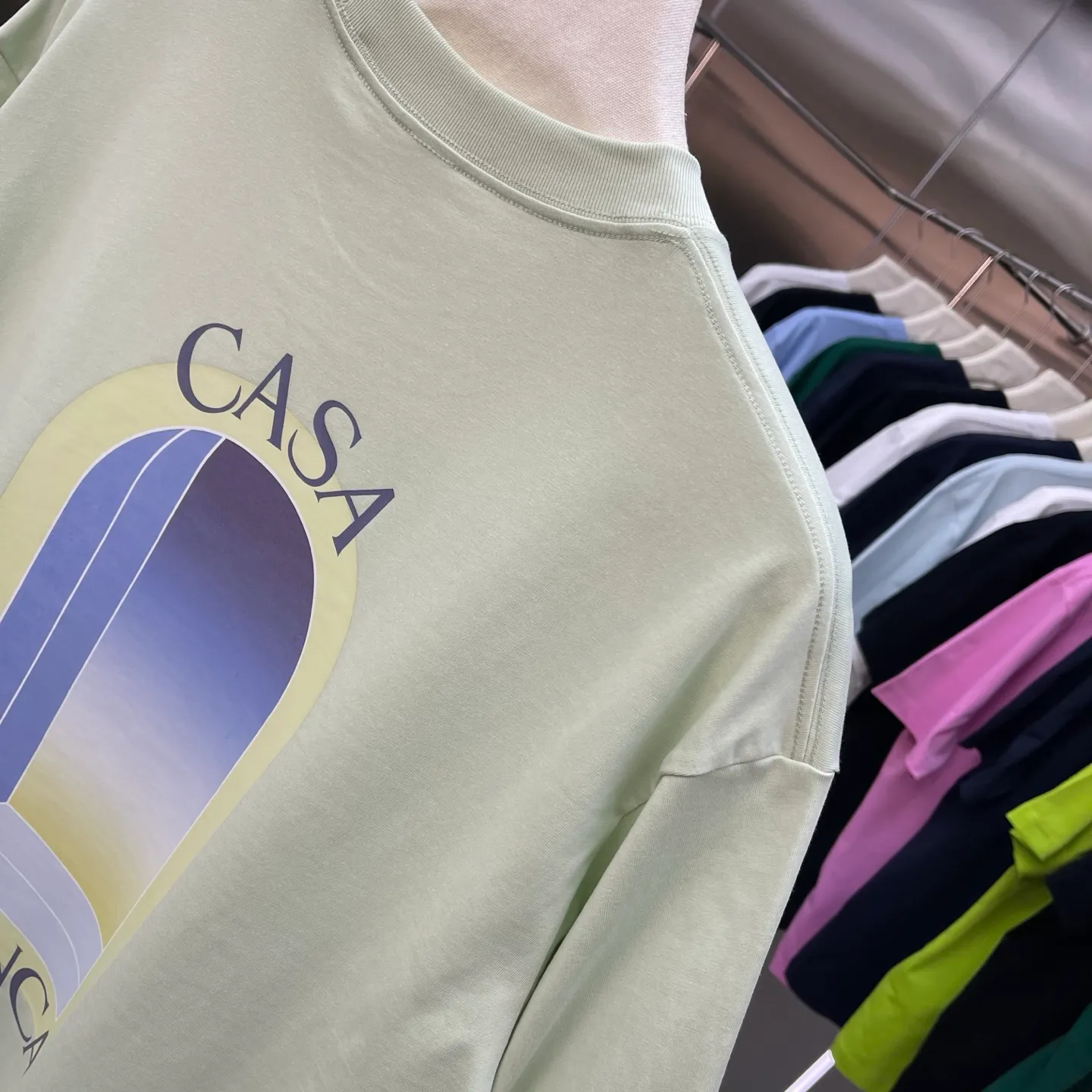 New Arrival Casablanca Casablanca Classic Series printed short-sleeved T-shirt for celebrities. It is made of Xinjiang long-staple cotton ~ grams. The color of the fabric is custom-dyed and will not shrink or fade. It feels comfortable and has a strong texture. A must-have for fashionable men and women, the Classic drop-shoulder wide version is available exclusively in In Stock! Color: White Black Blue fluorescent color Light Green color (5 colors) Size: S M L XL XXL